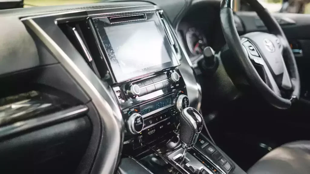 Dashboard and gear lever of a Toyota Vellfire