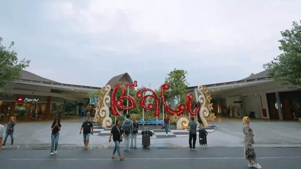 Arrival plaza with the Bali sculpture outside Ngurah Rai International Airport